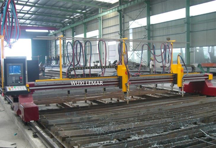 Automatic CNC Plasma Cutting Machine Automatic CNC Plasma Cutting Machine